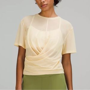 Lululemon mesh top with twist front